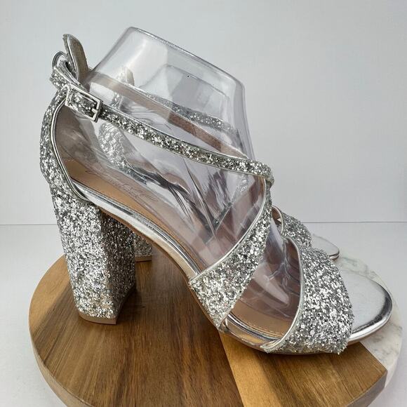 EUC Badgley Mischka Womens Cook Metallic Glitter Cross Strap Silver Block Heel 9 - Picture 1 of 12